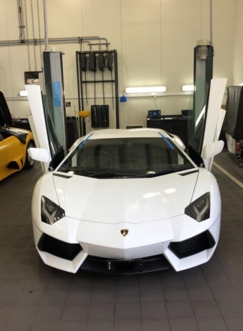 Luxury Vehicle Glass Fitting in Melbourne